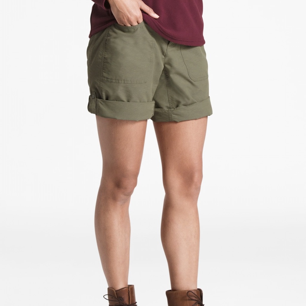 50% OFF - North Face Women’s Horizon 2.0 Roll Up Hiking Shorts Size 6